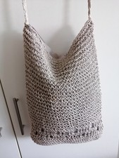 Häkeltasche / Beutel * Hellgrau *  mit Reißverschluss * gefüttert * NEU *