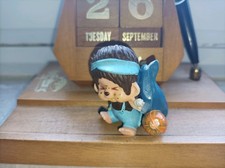 Sekuguchi Monchichi Figur, Japan, 1979, mit Robbe, 5-6cm