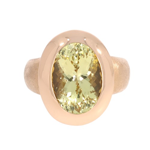 Ajn ring mit gelbem - gelbem, beryll