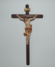 NEU Kreuz / Kruzifix / Christus Leonardo Holz geschnitzt Tuch rot Balken gerade