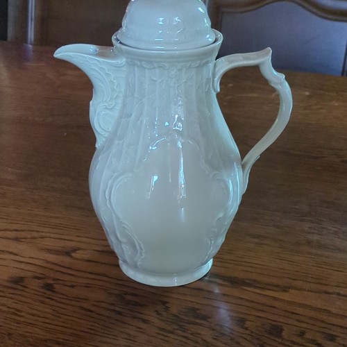 Weiße porzellan kaffeekanne - weiße, porzellan-kaffeekanne