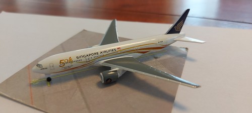 Flugzeugmodell boeing 777 - flugzeugmodell,