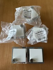 Jung Schuko-Steckdose AS520BFKLWW AS/A abschließbar Klappdeckel Schließung