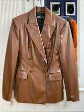 Kunstlederblazer in braun von