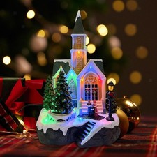 Weihnachtskirche mit Licht und