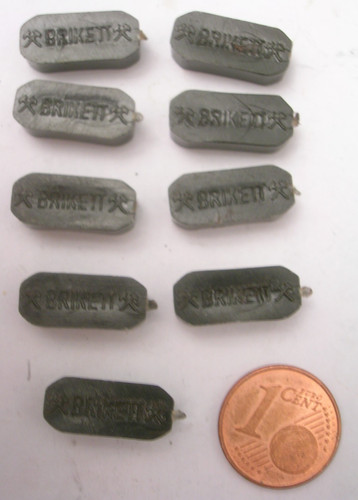 Stück alte kohle briketts - 9,