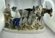 Gräfenthal Porzellan Figurengruppe Zwei Pferde beim Hufschmied - Thüringen Figur