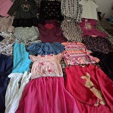 Bekleidungspaket gr 104-134 Mädchen Kleider Shirts Pullover H&M C&A