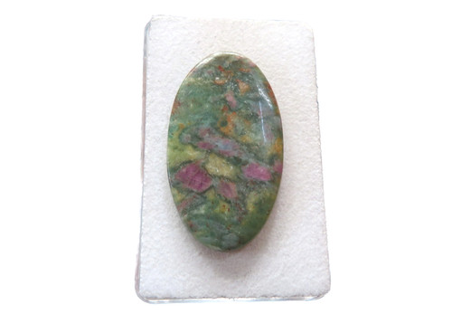 Rubin fuchsit cabochon - in,