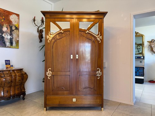 Antiker restaurierter - antiker,