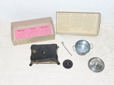 Antiker Puppenherd mit Karton