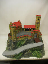 X-68176	Ältere Hausser/Elastolin 9768 Burg Kunststoff 67x60cm,leicht staubig