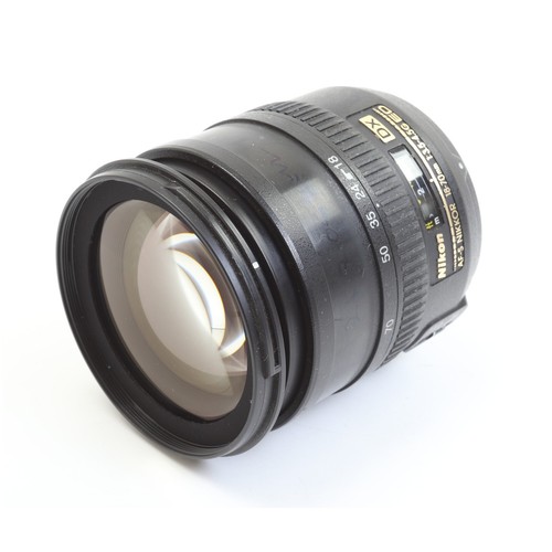 Nikon 5 18 70 - 3,5-4,5/18-70, if