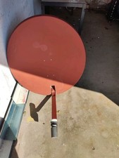 Satellitenschüssel TRIAX 85 cm mit Wandhalterung