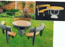 Sitzgruppe, Tisch und drei