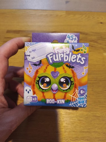 Furby furblets boo kin - furby,