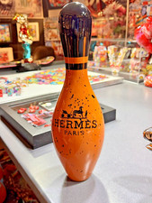 Kunstwerk - Kunstskulptur / Kegel  Bowling Pin  Hermes  Motiv