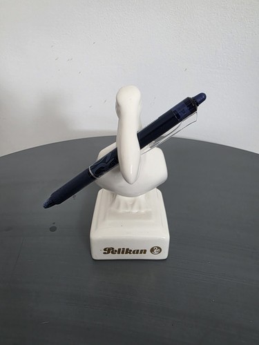 Pelikan werbeaufsteller - werbeaufsteller, /