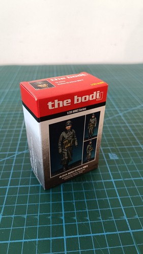 The bodi waffen officer - waffen,