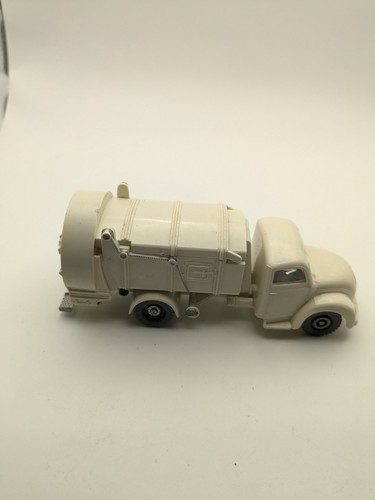Siku plastik 126 magirus - siku,