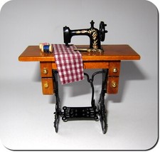 Miniatur Nähmaschine