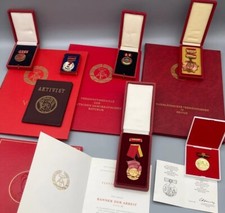 VATERLÄNDISCHER VERDIENSTORDEN BRONZE DDR MIT URKUNDE AKTIVIST MEDAILLE HONECKER