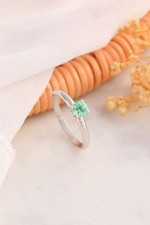 Naturaler Smaragd Edelstein