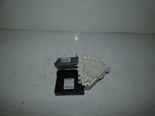 Fensterhebermotor links   VW