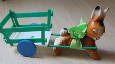 Hase Osterhase mit Wagen