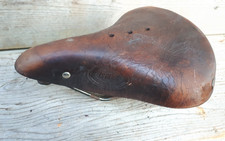 großer ur alter ledersattel