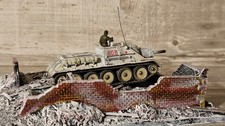 1:72 Forces of Valor Su-122  #908 , Eastern Front + mit Diorama Ruine