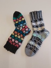 2 Paar handgestrickte Socken
