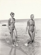 Künstlerisch. Akt Foto Frau  Strand rückseitig beschrieben alt ca.24,0x17,7cm