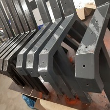 Bankgestell geschwungen stabil