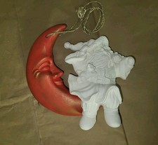 Schrühware Keramik Weihnachtsmann auf Mond sehr guter Zustand