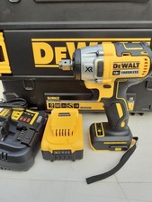 DeWalt  DCF 880  Akku