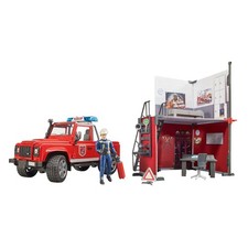 BRUDER bworld Feuerwehrstation mit Land Rover Defender und Feuerwehrmann / 62701