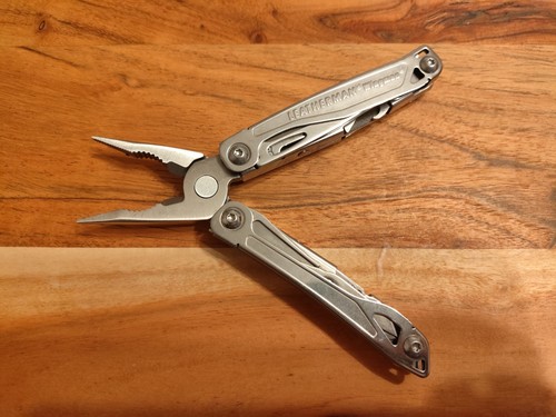 Leatherman wingman multitool - wingman,