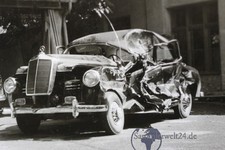 alter Mercedes Unfallauto  um