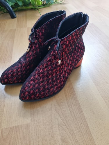 Rote stiefeletten mit - rote,