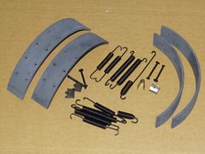 Bremsbeläge Fußbremse + Federn + Stifte für Deutz F1L514 F2L612 Traktor 