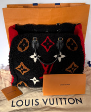 Louis Vuitton Onthego Tasche Monogram Teddy Fleece Schwarz M55421