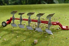 Siku Farmer Serie Nr.  5-Schaar- Wende-Pflug, älteres Modell, rot ohne OVP 1:32