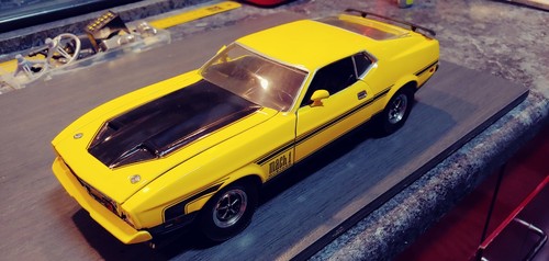 Ford mustang mach von sun - mustang,