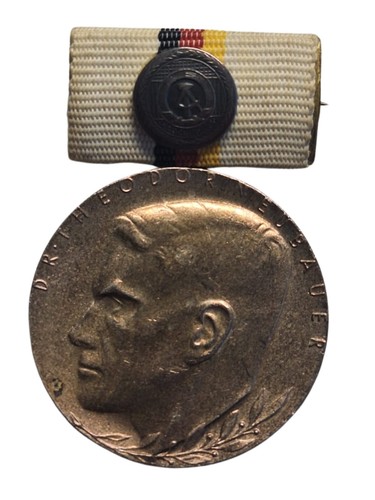 Ddr abzeichen theodor - dr.,