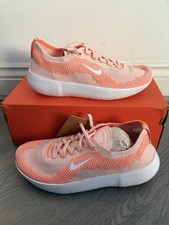 Nike Free 2025 Workout Damen-Turnschuhe koralle/weiß HF2720-600 Größe UK 6 neu mit Karton