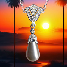 I Art Nouveau pendant + chain