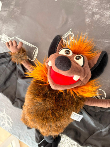 Living puppets gaston - living,