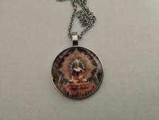 Halskette mit Anhänger Amulett / BUDDA