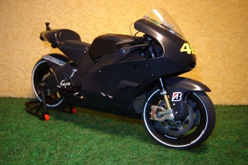 Ducati desmosedici - 1:12,